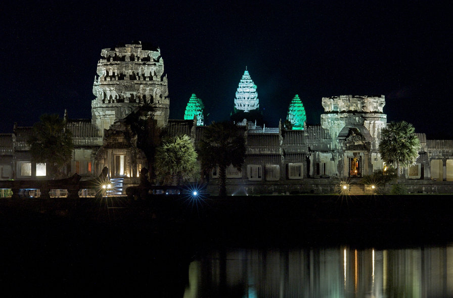 Angkor-Wat-at-night