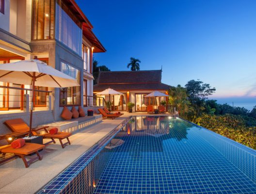 Villa Baan Bon Khao Phuket Pool and villa at dusk