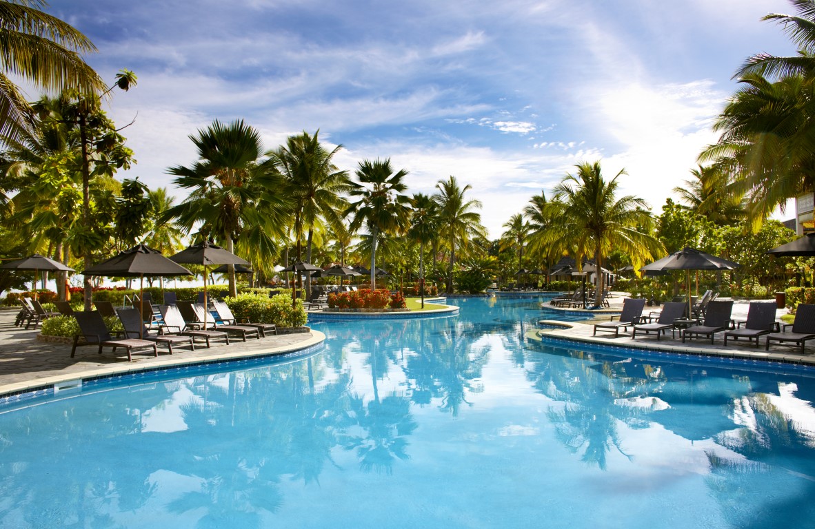 Sofitel-Fiji-Lagoon-pool