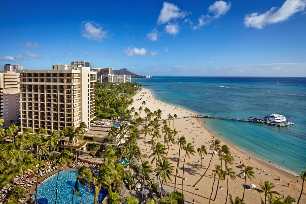 Hilton Hawaiian Village AliiTowerdayexterior_HR