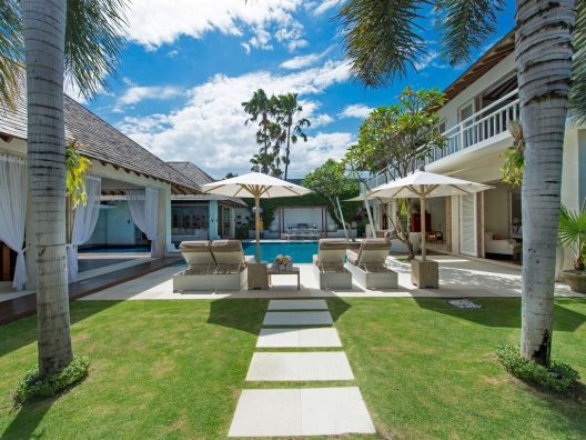 Villa Jajaliluna view from entrance
