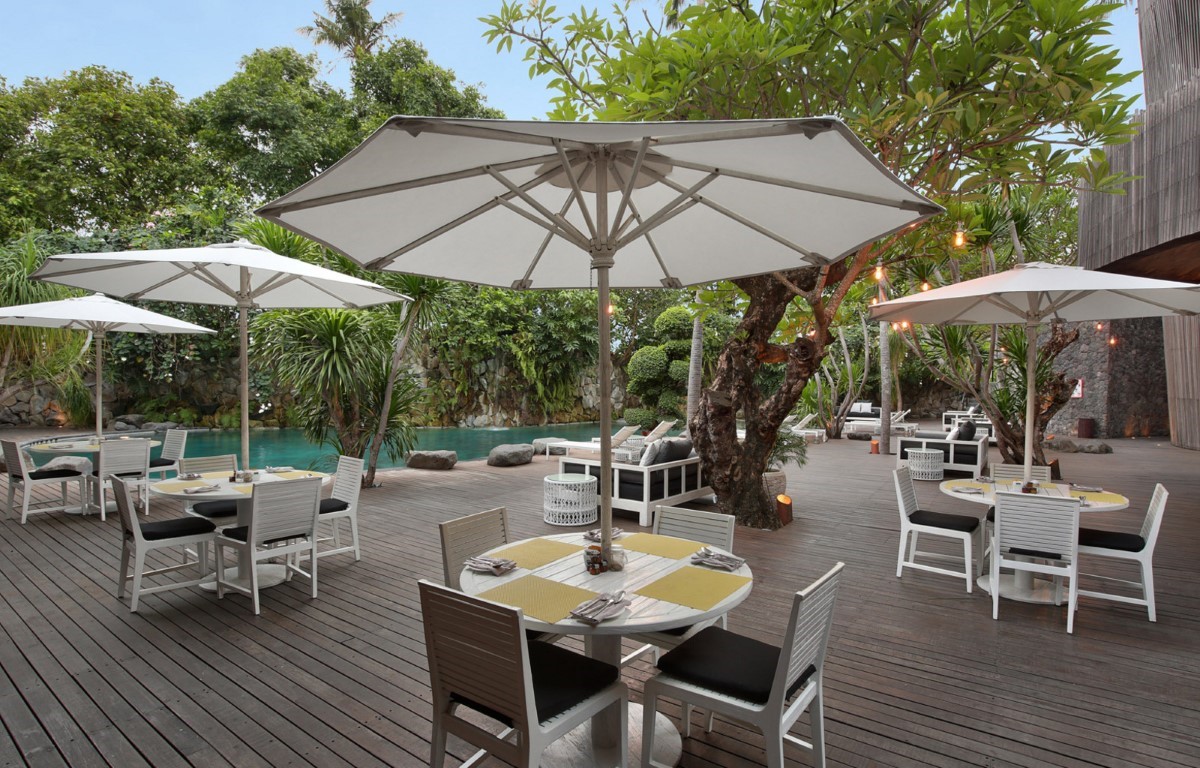 Peppers-Seminyak-Outdoor-dining