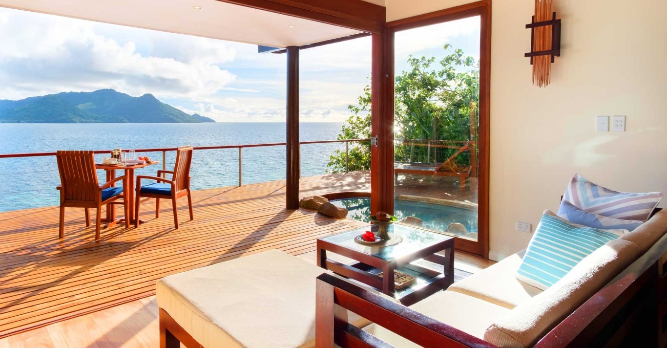 Royal-Davui-Island-Plunge-Pool-Villa-deck