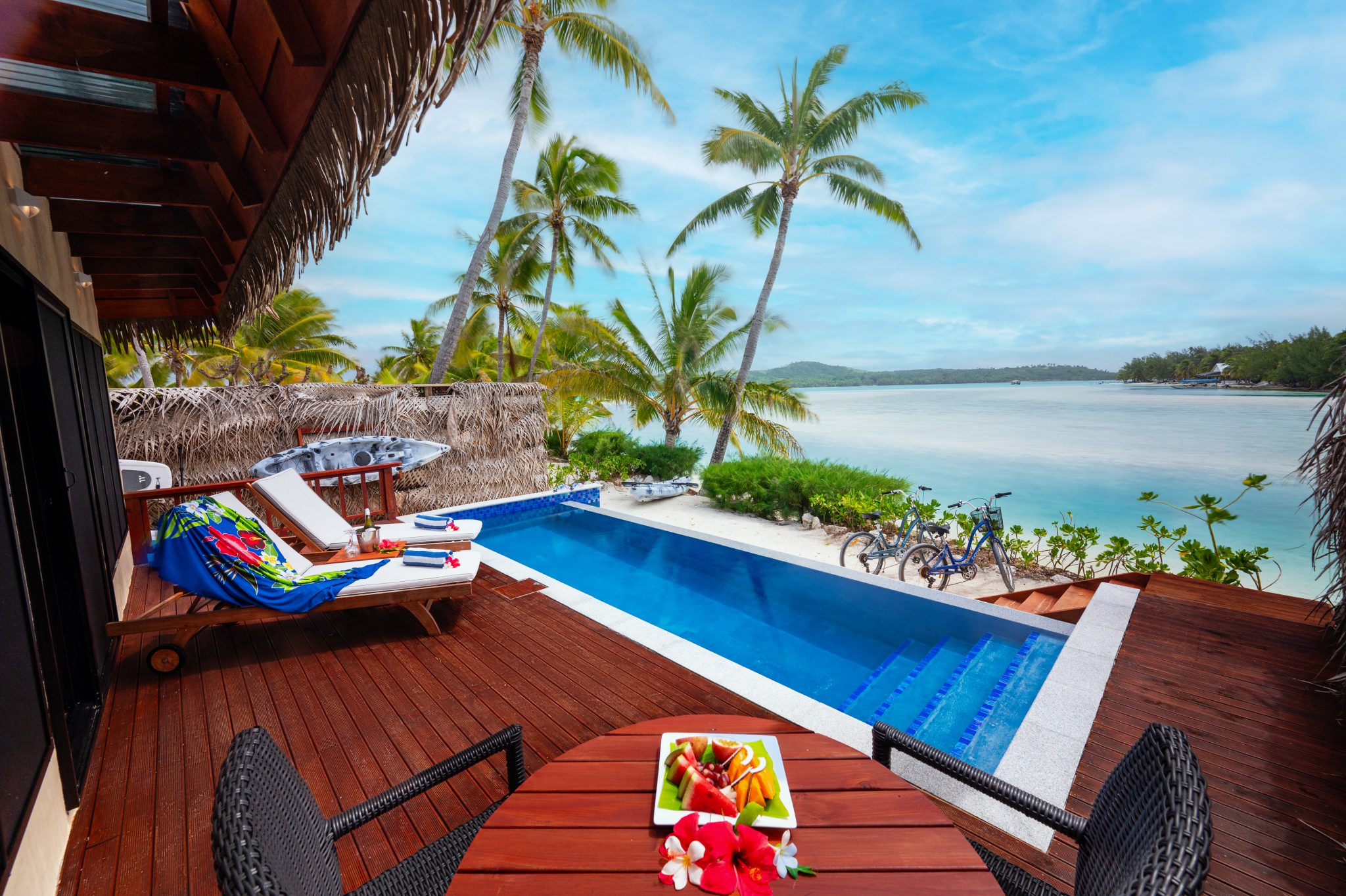 Aitutaki-Lagoon-Resort-BF-Private-Infinity-Pool-Bungalow