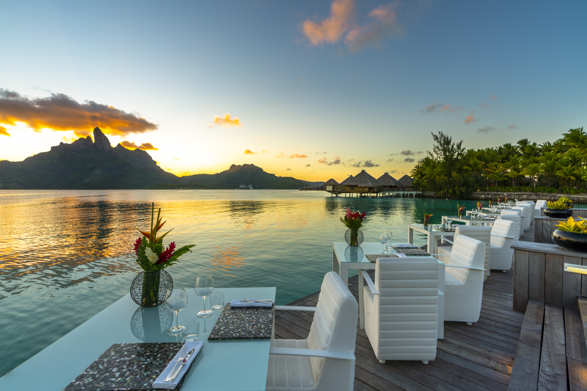 BOB_St-Regis_Lagoon-Restaurant©John-Kincaid-4