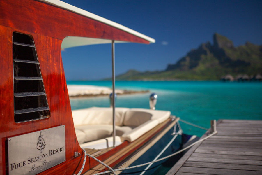 Four-Seasons_Bora-Bora-Activities_Boat