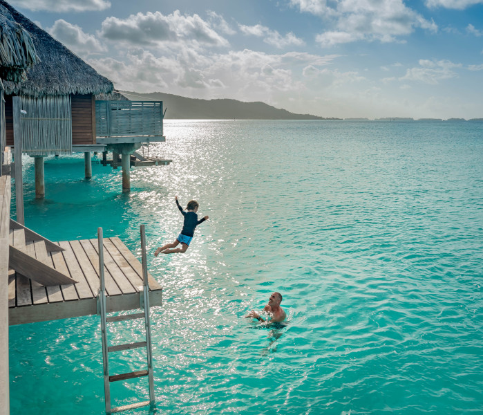 Four-Seasons_Bora-Bora-Activities_Jump