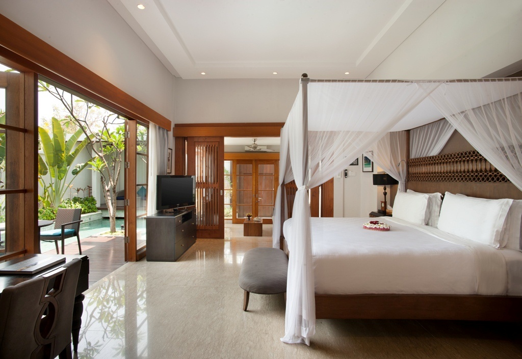 the-samaya-seminyak-one-bedroom-pool-villa-bedroom-1539327194