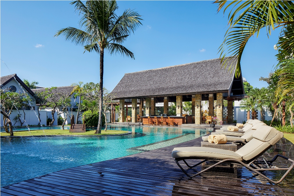 the-samaya-seminyak-royal-courtyard-villas-swimming-pool-1539328907